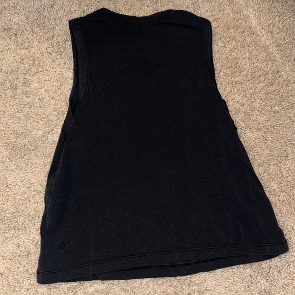 Classic fit cotton tank lululemon size 4. BLACK - Picture 3 of 4